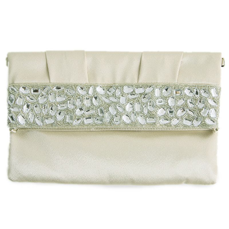 ドレスをワンランク上げるビジューパーティバッグ