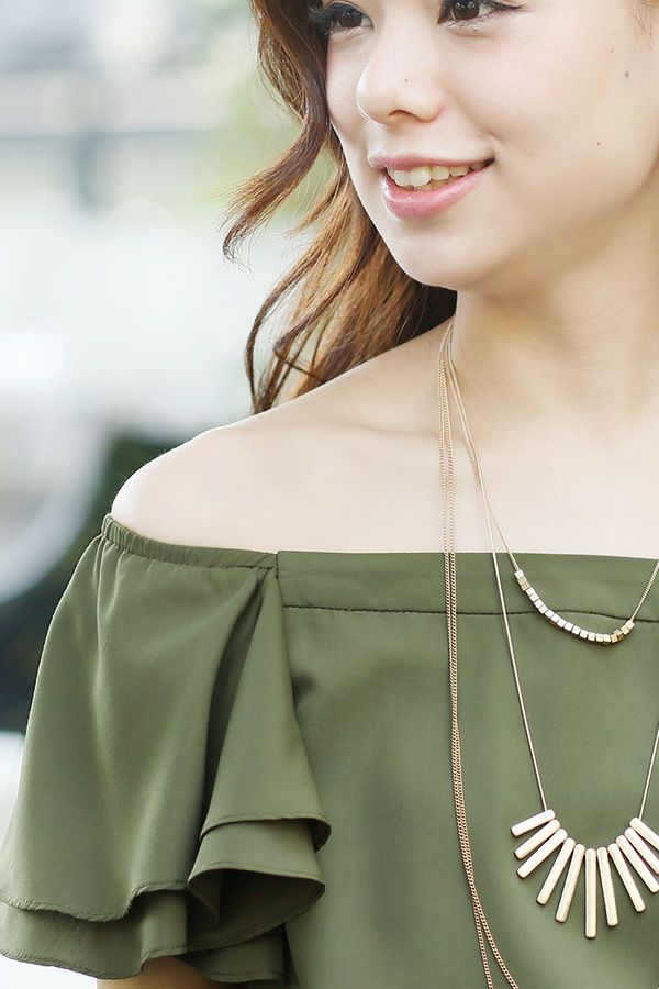 オフショルダー