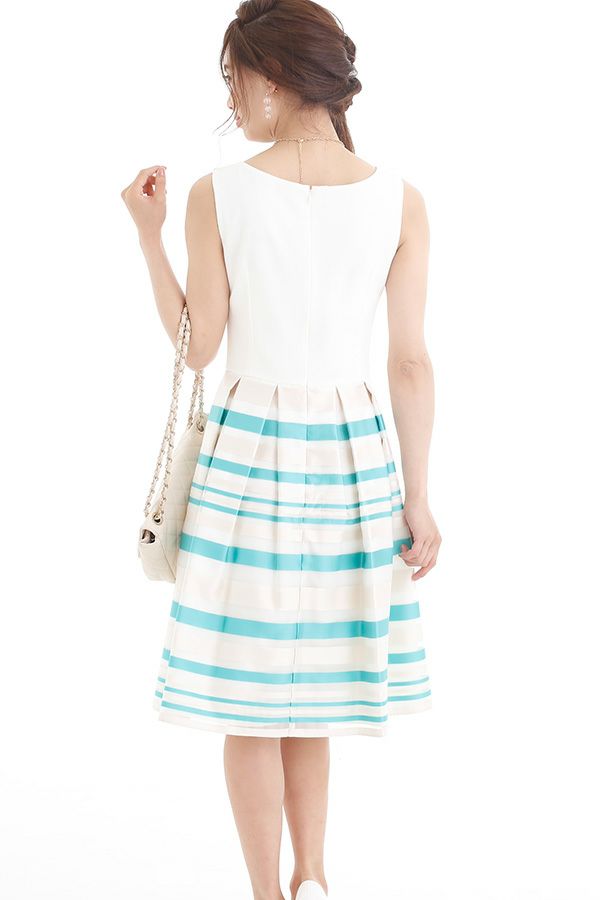 オフグリーン（後ろ）