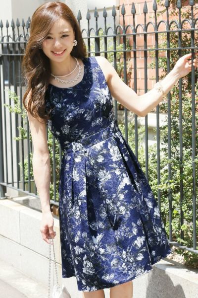 ジャガードライクボタニカルワンピース