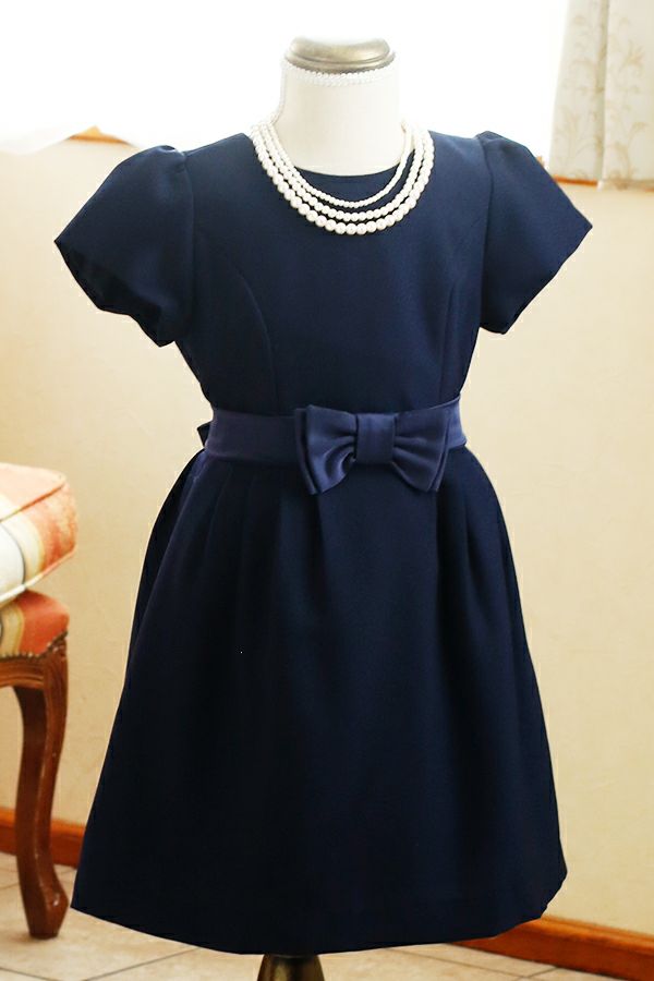 フィット＆フレアフェミニンキッズワンピース