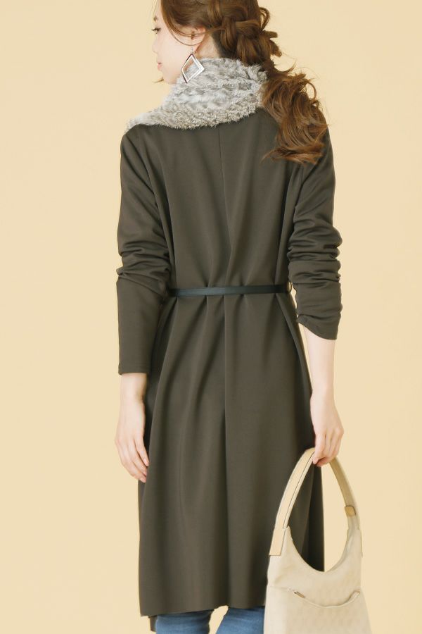 カーキ（後ろ）