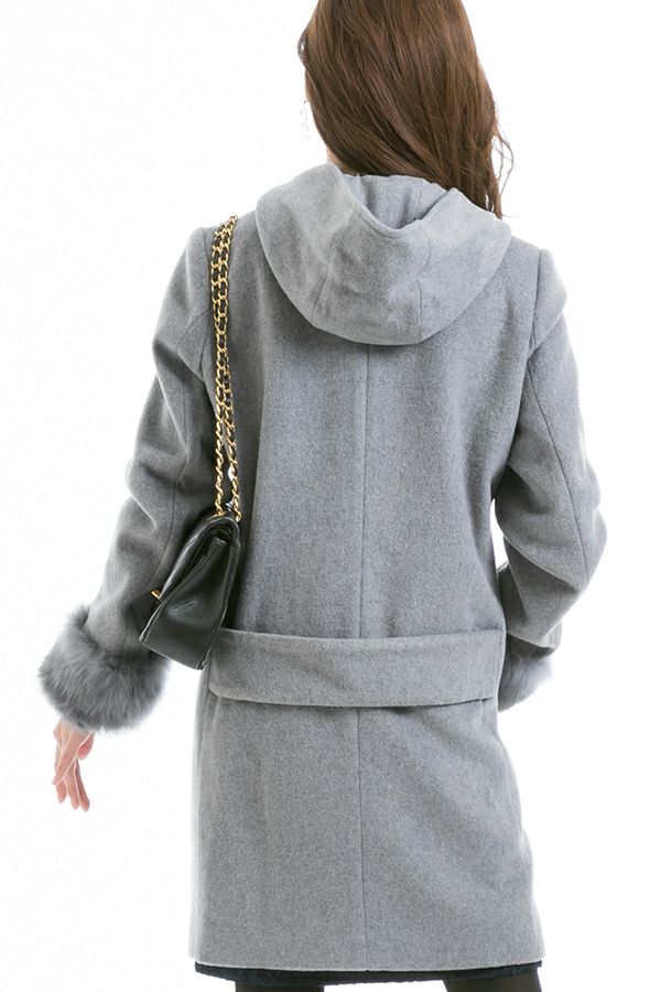 ライトグレー（後ろ）