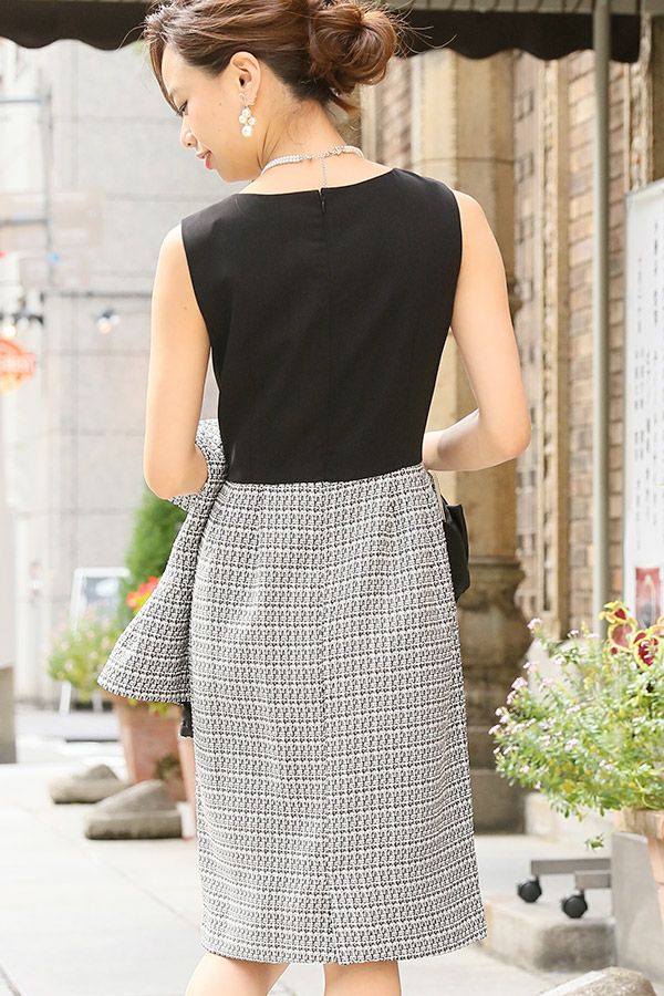 ブラックオフホワイト（後ろ）