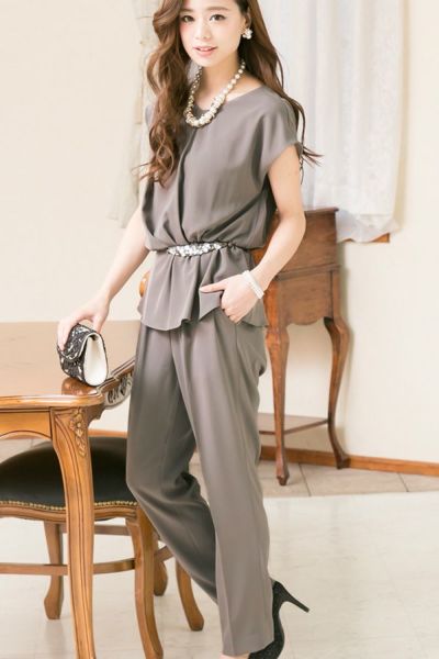 ビジューアシンメトリーぺプラムセットアップ