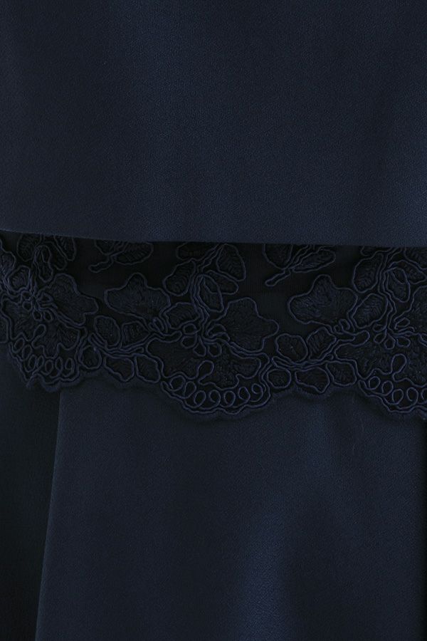 素材感（刺繍レース）