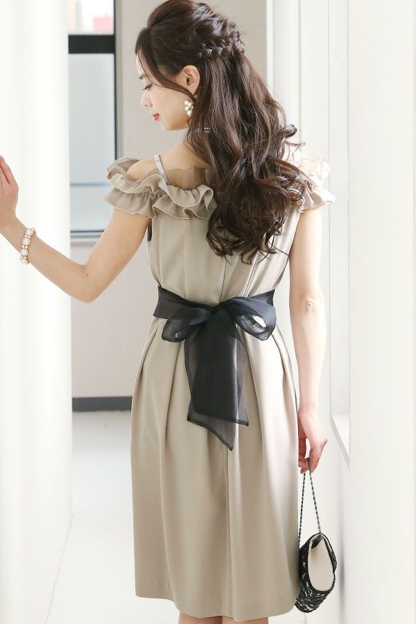 ベージュ（後ろ）