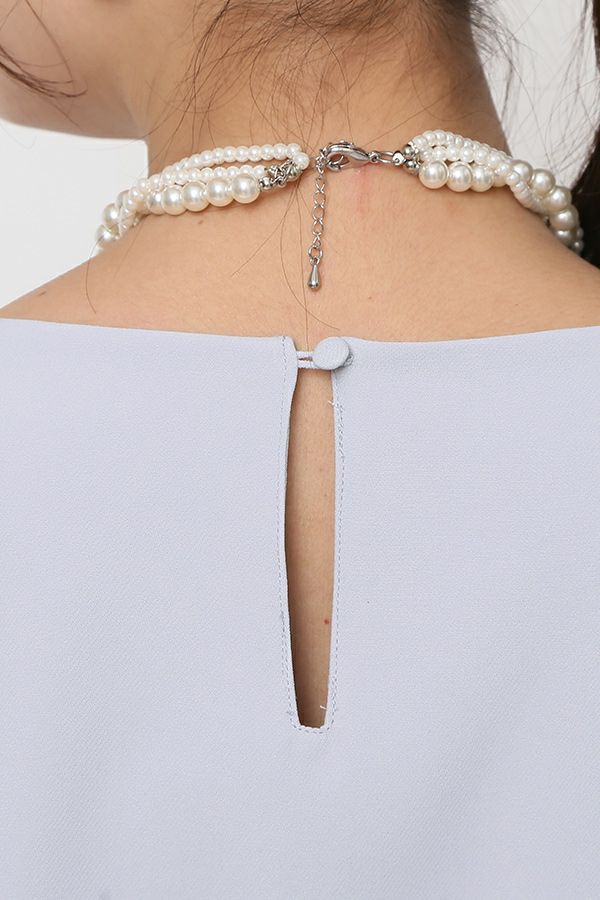 ネックライン（後）