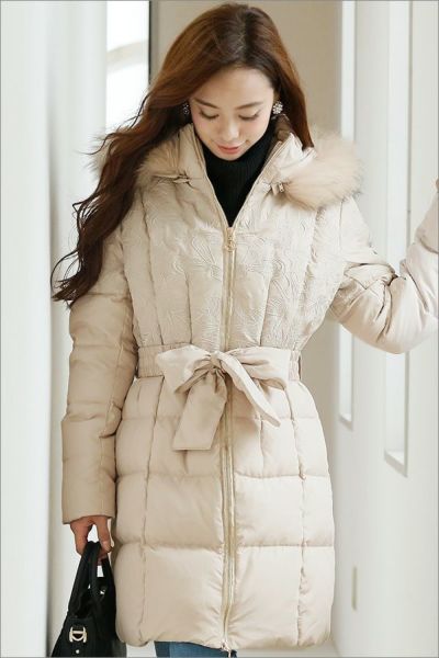 エンブロイダリーダウンコート