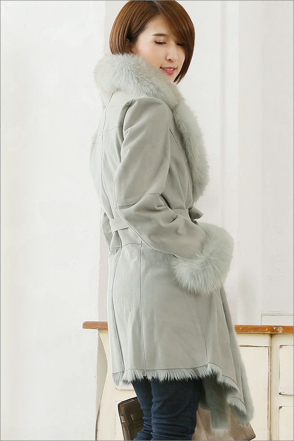 ライトグレー（後ろ）