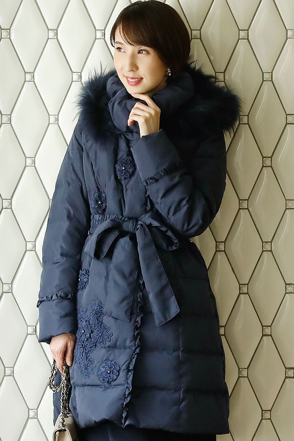 フラワーモチーフフリルダウンコート