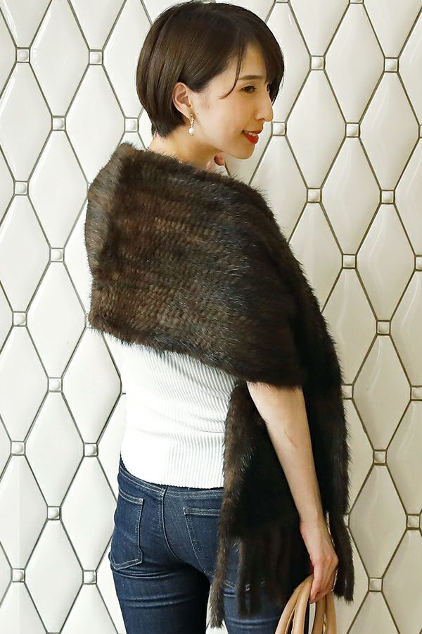 ブラウン（後ろ）