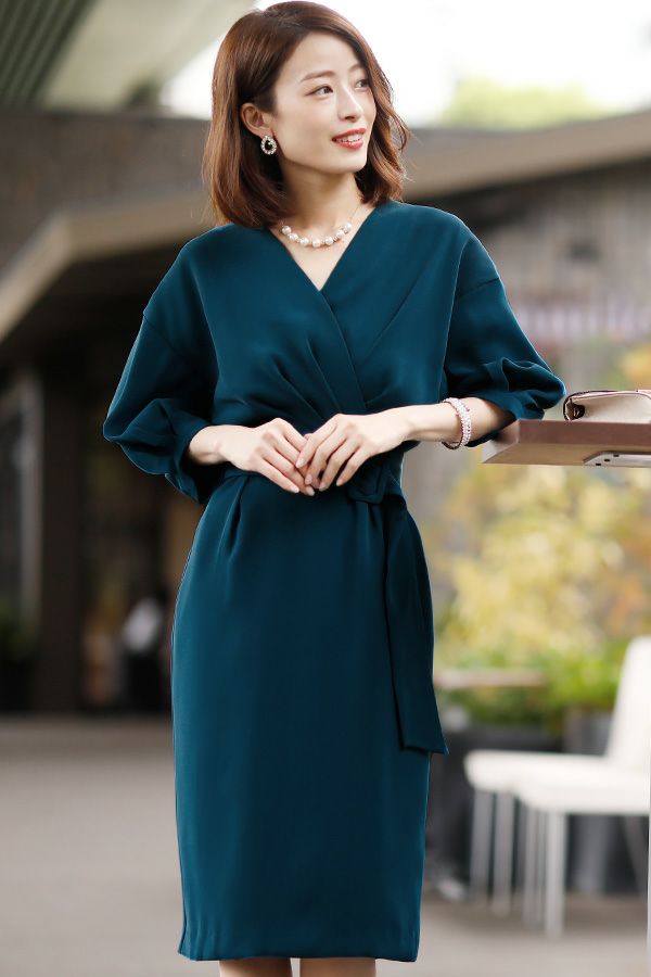 ピーコックグリーン