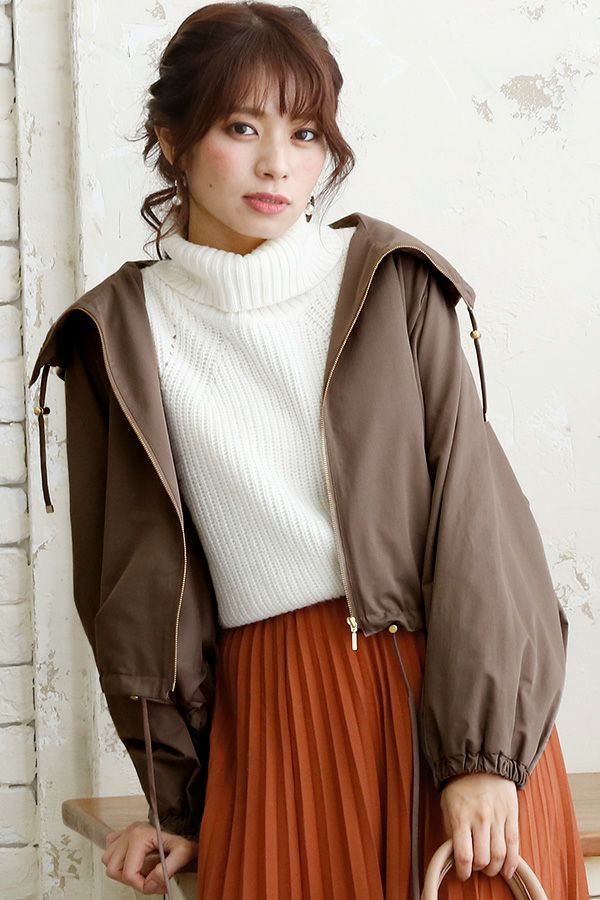 カーキ（後ろ）