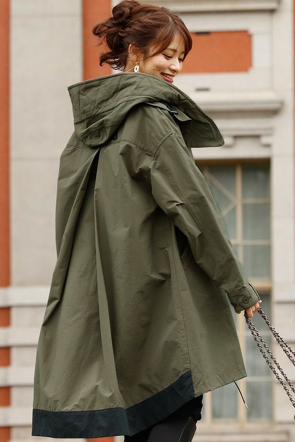 カーキ（後ろ）