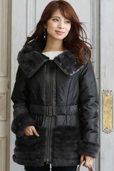 ファートリミングダウンコート