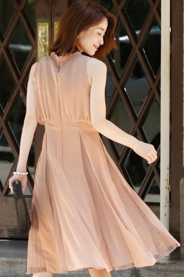 ベージュ（後ろ）