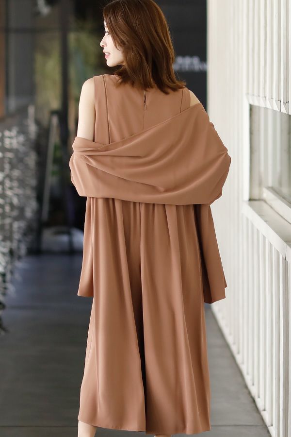 クリーム（後ろ）