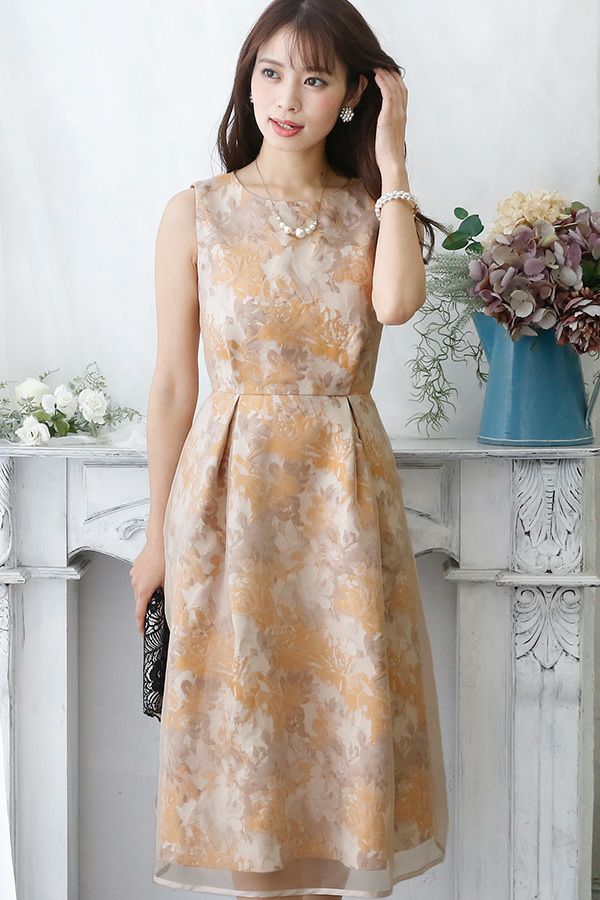 ベージュ（前）