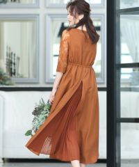バックプリーツ＆レースリボンドレス