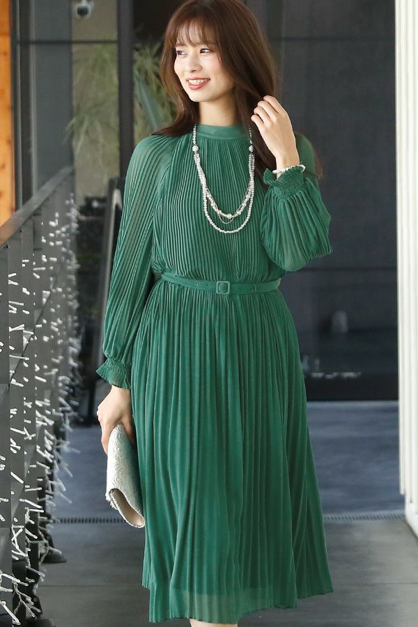 モスグリーン（前）