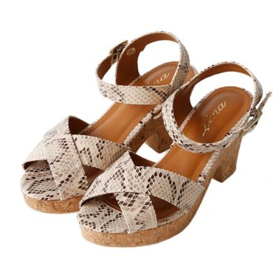 クロスバンドサンダル