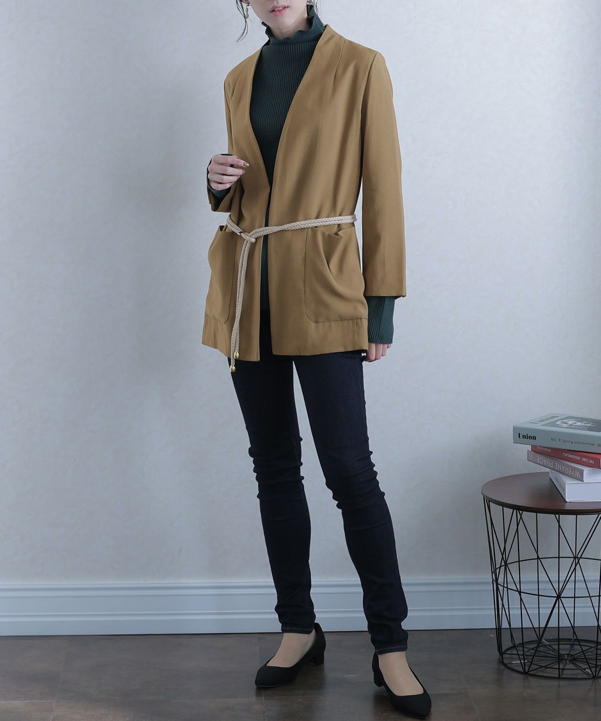 ロープベルト付きノーカラージャケット