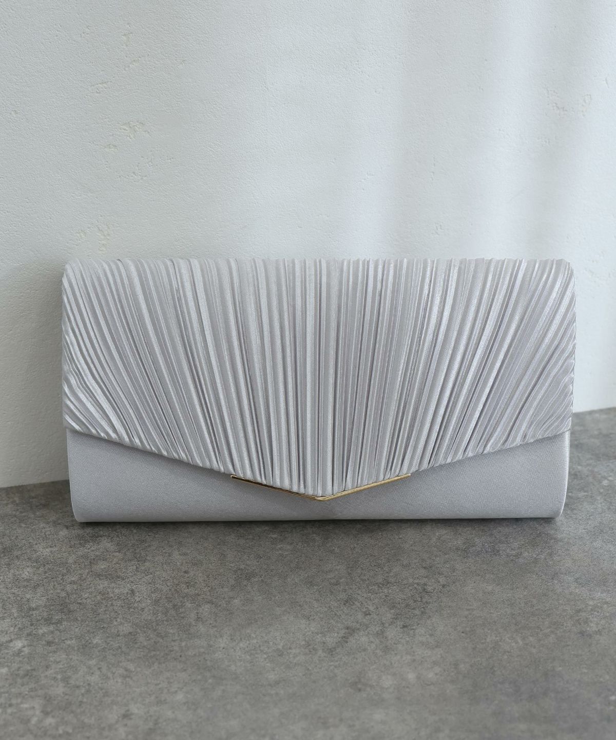 レター型プリーツクラッチバッグ