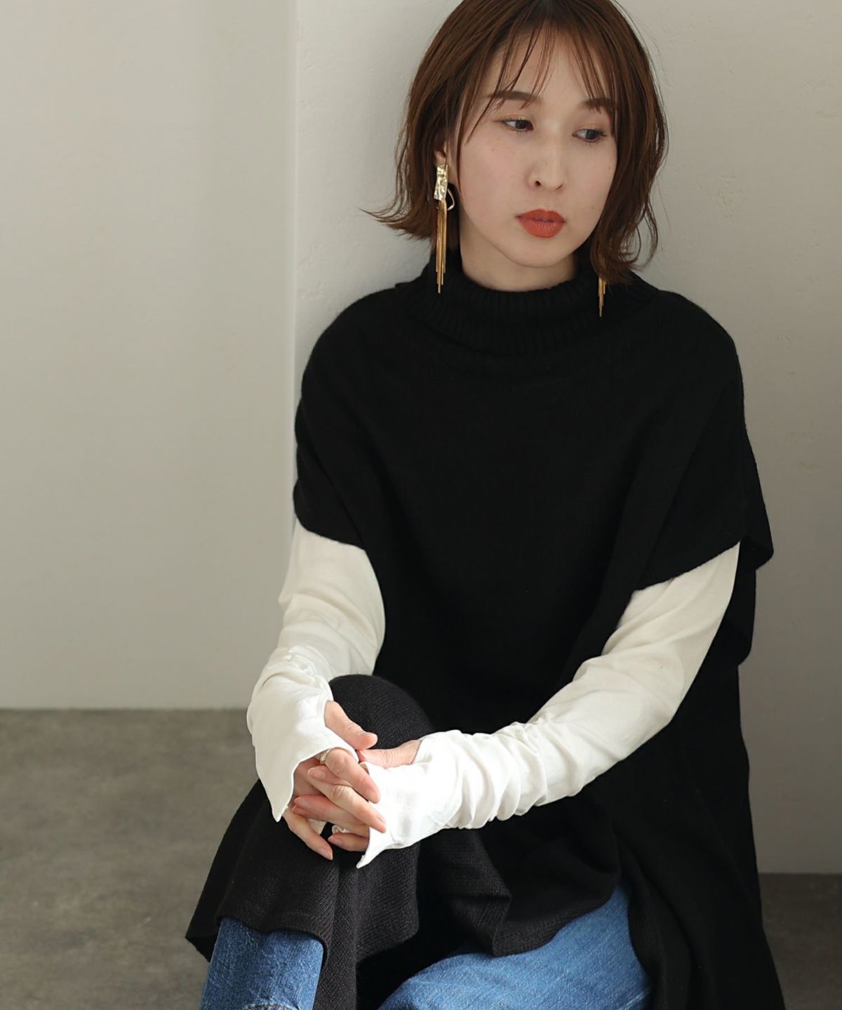 プールヴー PourVous Vネック指空きTシャツ （チャコールグレー） Vネック指空きTシャツ｜PourVous