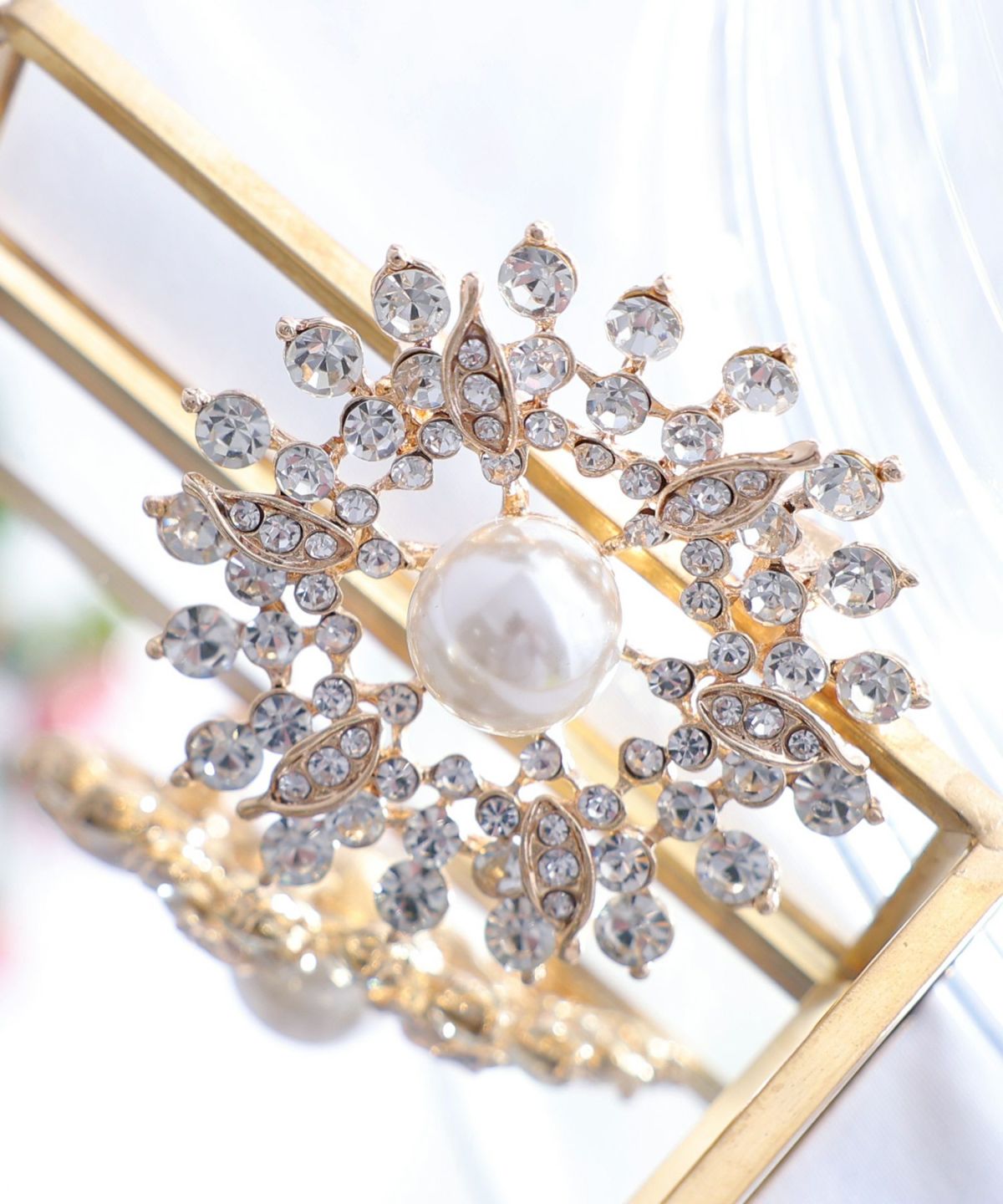 スノークリスタルブローチ