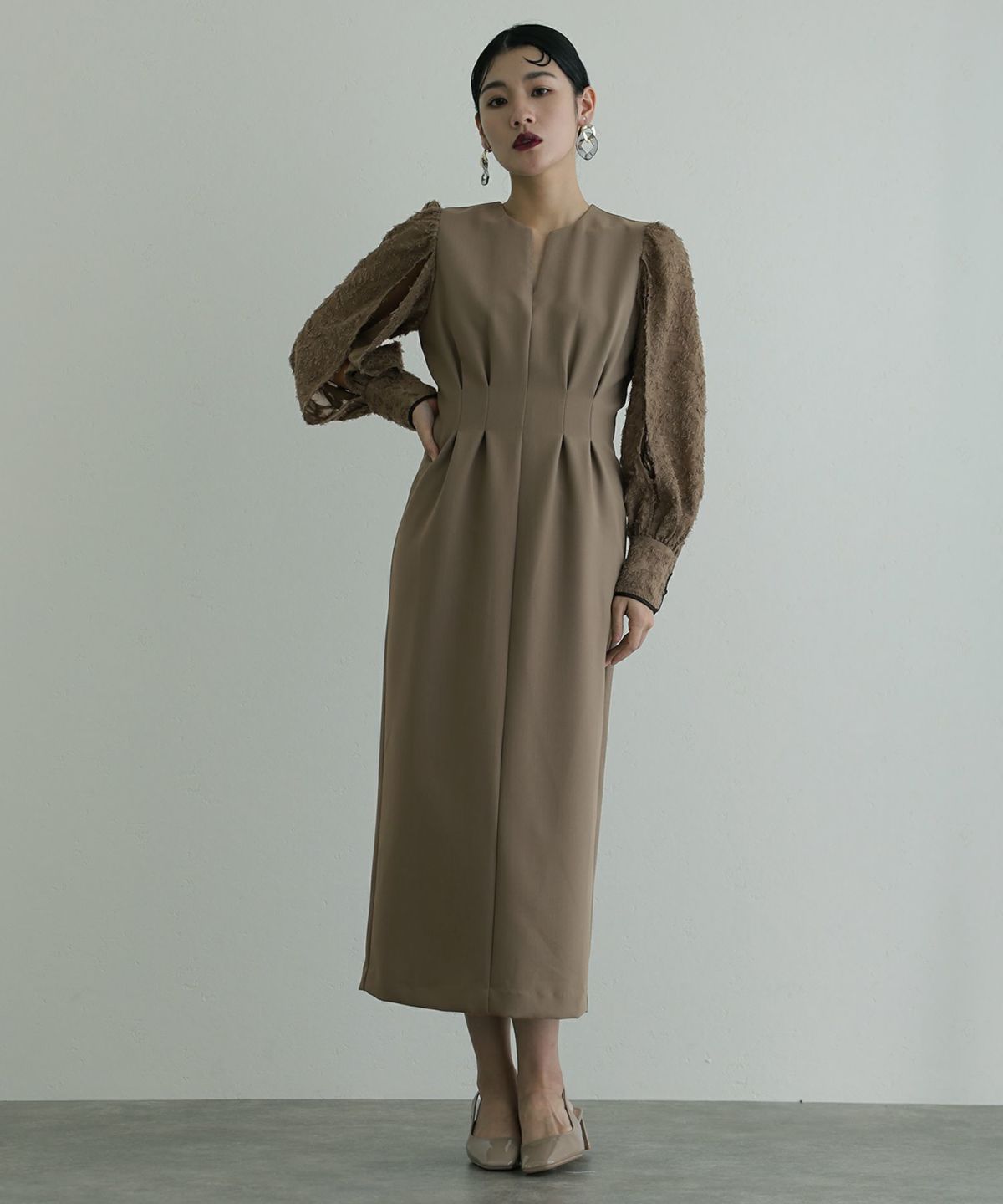 新品 atlo スリットスリーブジレ付きワンピース 結婚式 - メルカリ
