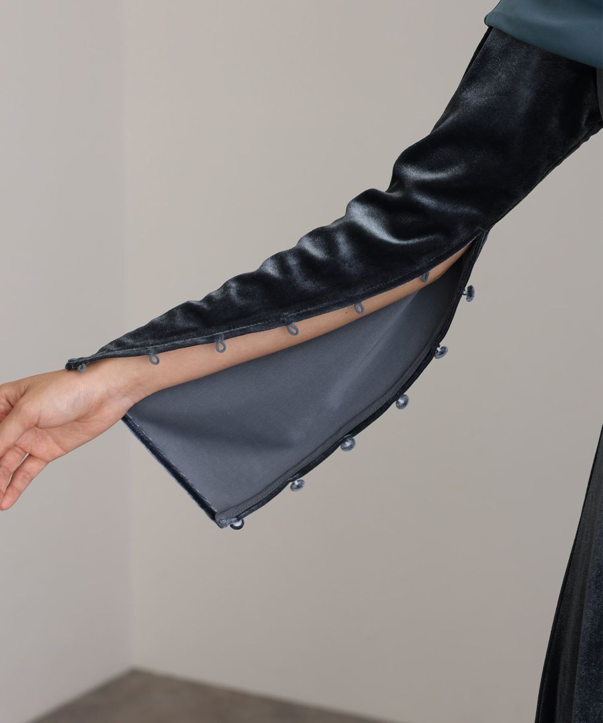 【美品】Ameri Vintage オフショルダーベロアドレス オフショルダーベロアドレス | PourVous（プールヴー）パーティー