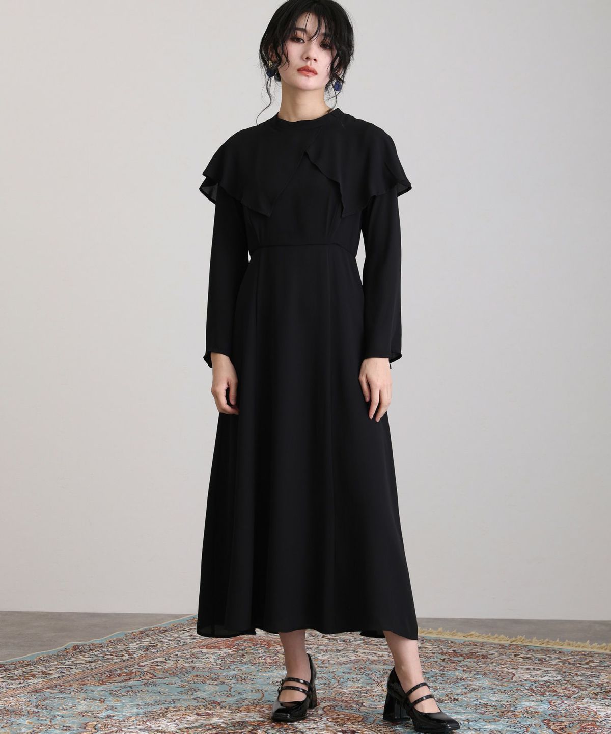 ケープ襟ワンピースドレス | PourVous（プールヴー）パーティードレス