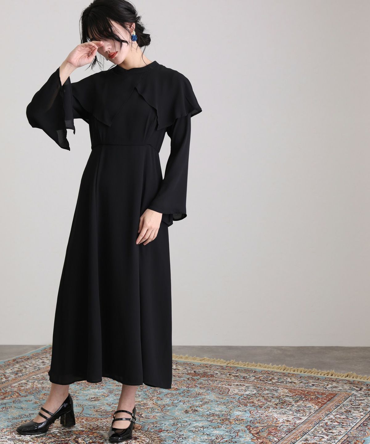 ケープ襟ワンピースドレス | PourVous（プールヴー）パーティードレス