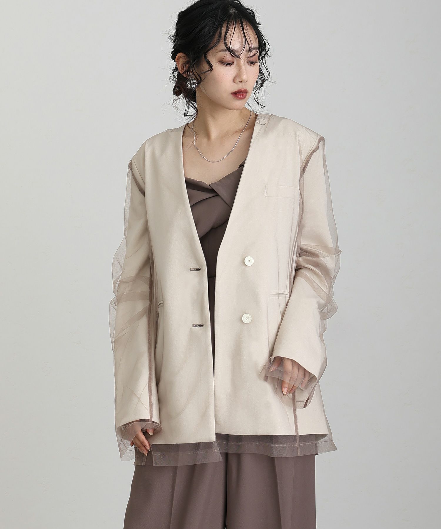 atlo ボクシーレイヤードチュールジャケット　ベージュ　M atlo（アトロ） ジャケット ノーカラージャケット ボクシーレイヤード