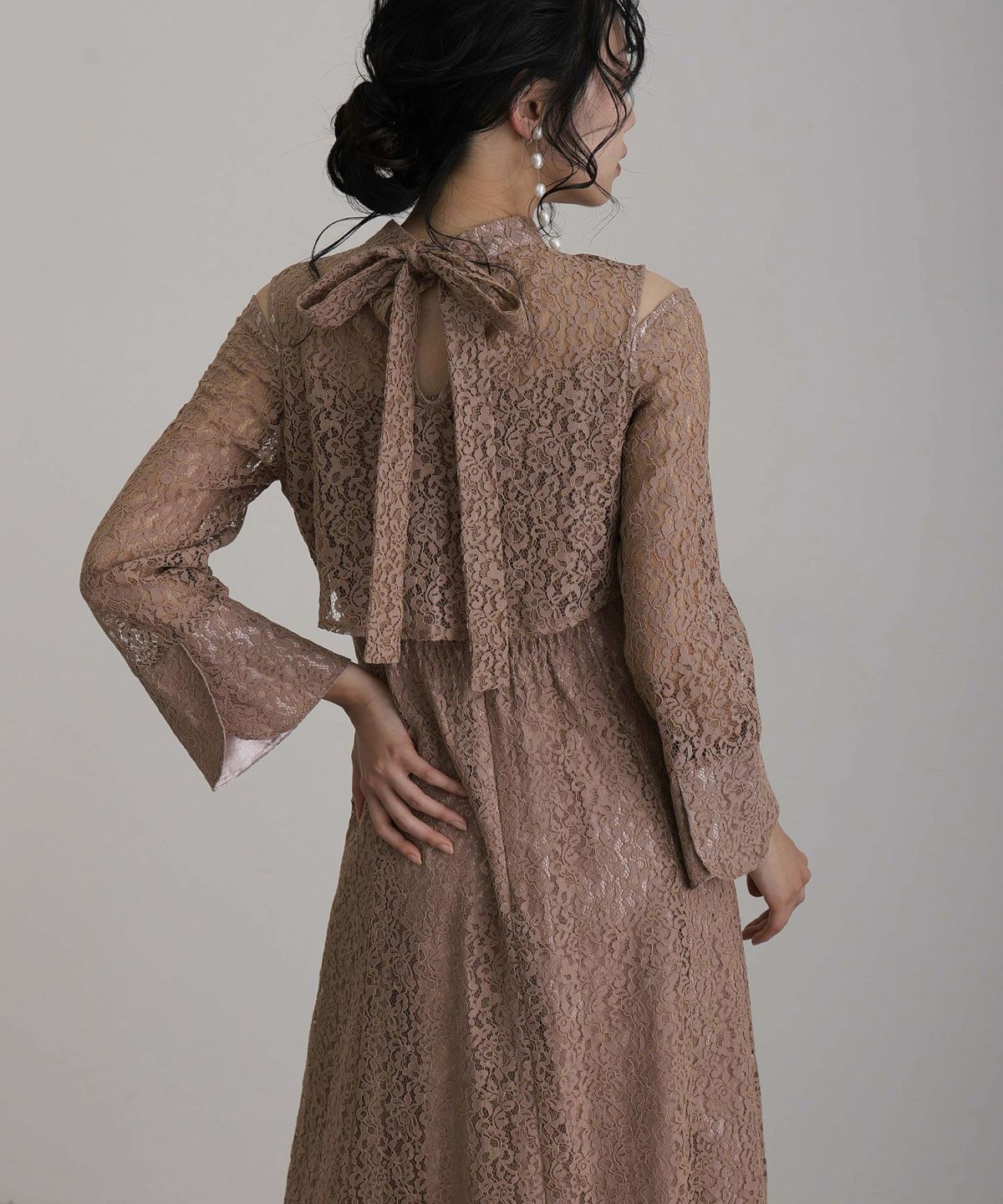 ショルダークロスラインレースドレス