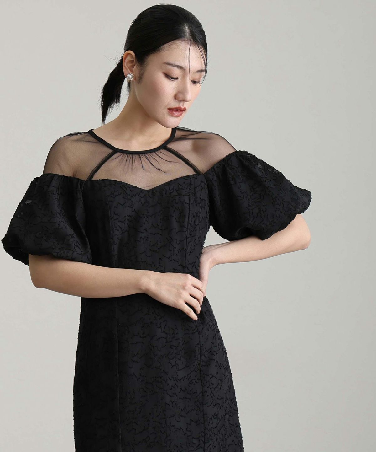 ジャガードレースオフショルドレス