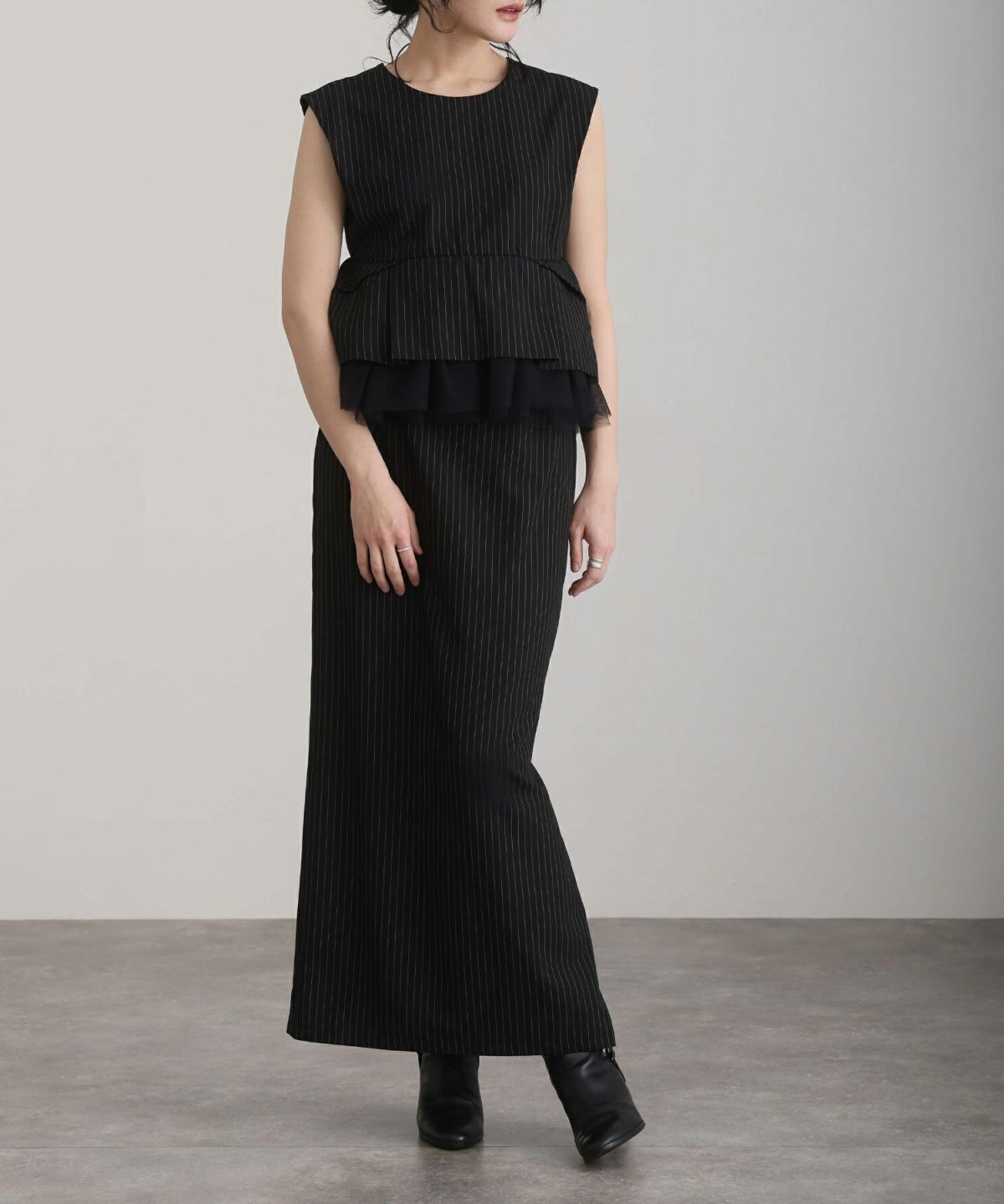 ストライプペプラム2点セットアップドレス