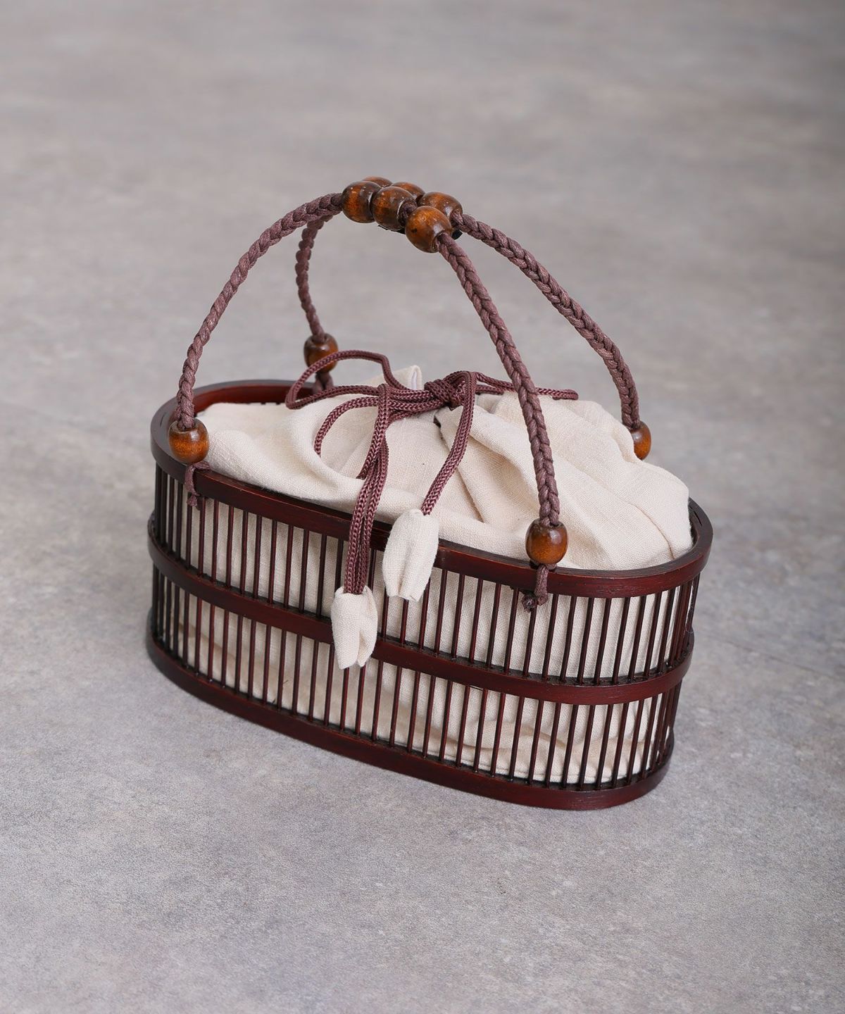 巾着付きモダンカゴバッグ