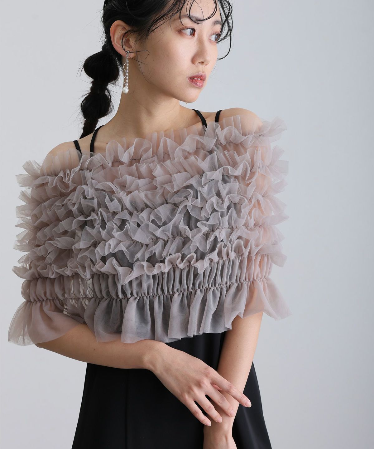 グリッターストラップチャンキーヒールパンプス