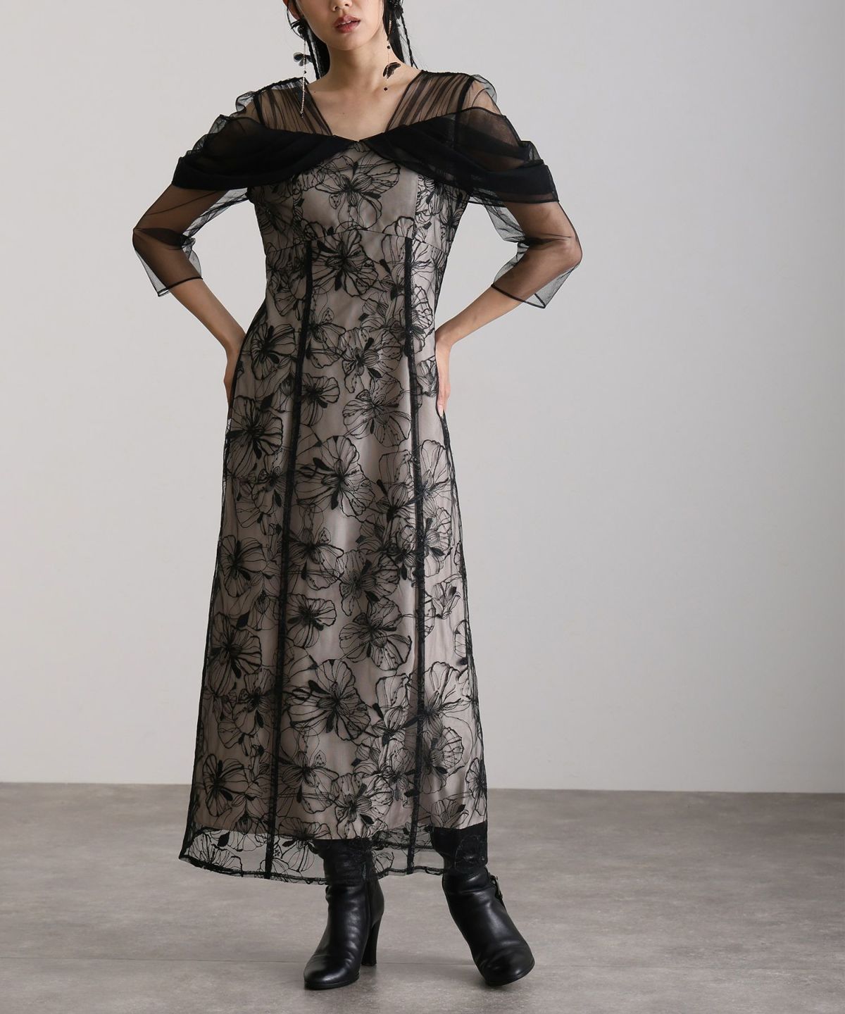 オフショルダースパンコール刺繍レースドレス