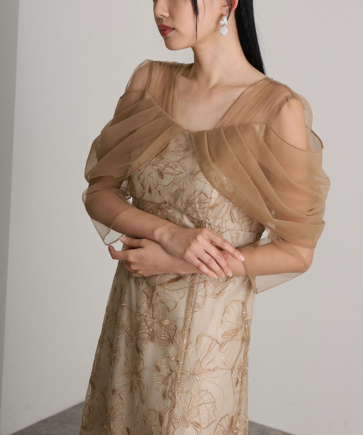 オフショルダースパンコール刺繍レースドレス | PourVous（プールヴー