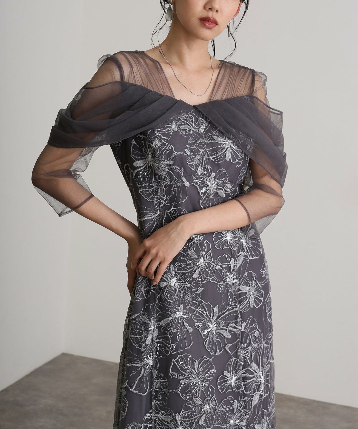 オフショルダースパンコール刺繍レースドレス | PourVous（プールヴー