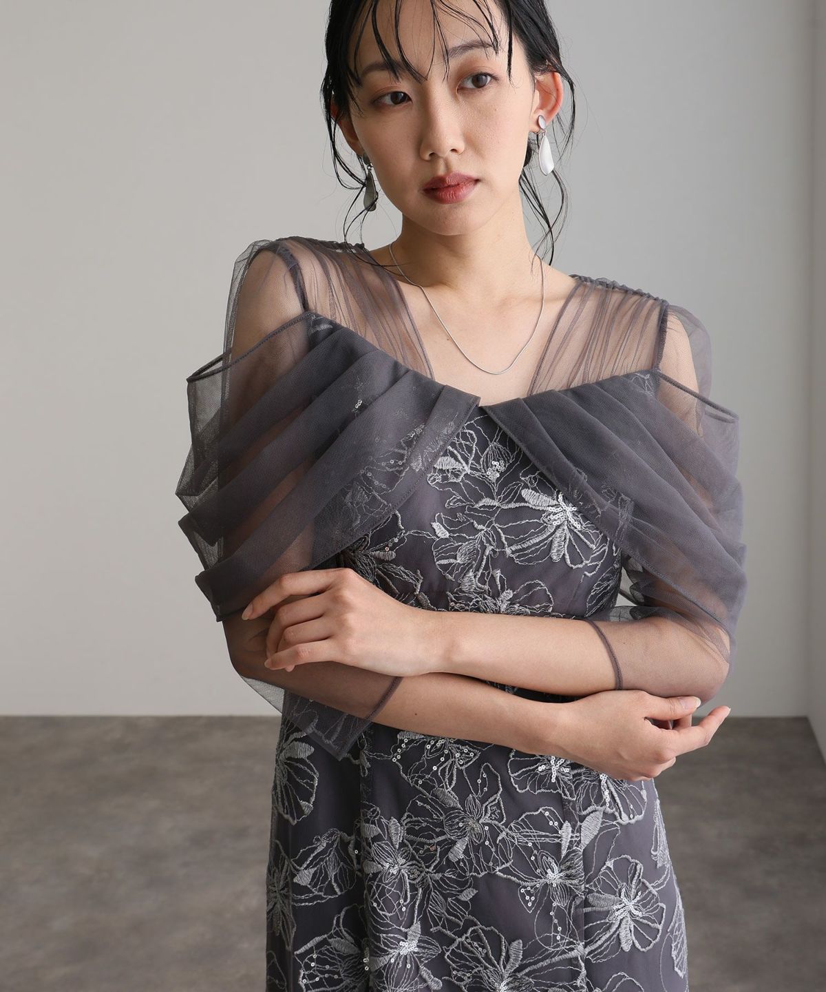 オフショルダースパンコール刺繍レースドレス | PourVous（プールヴー