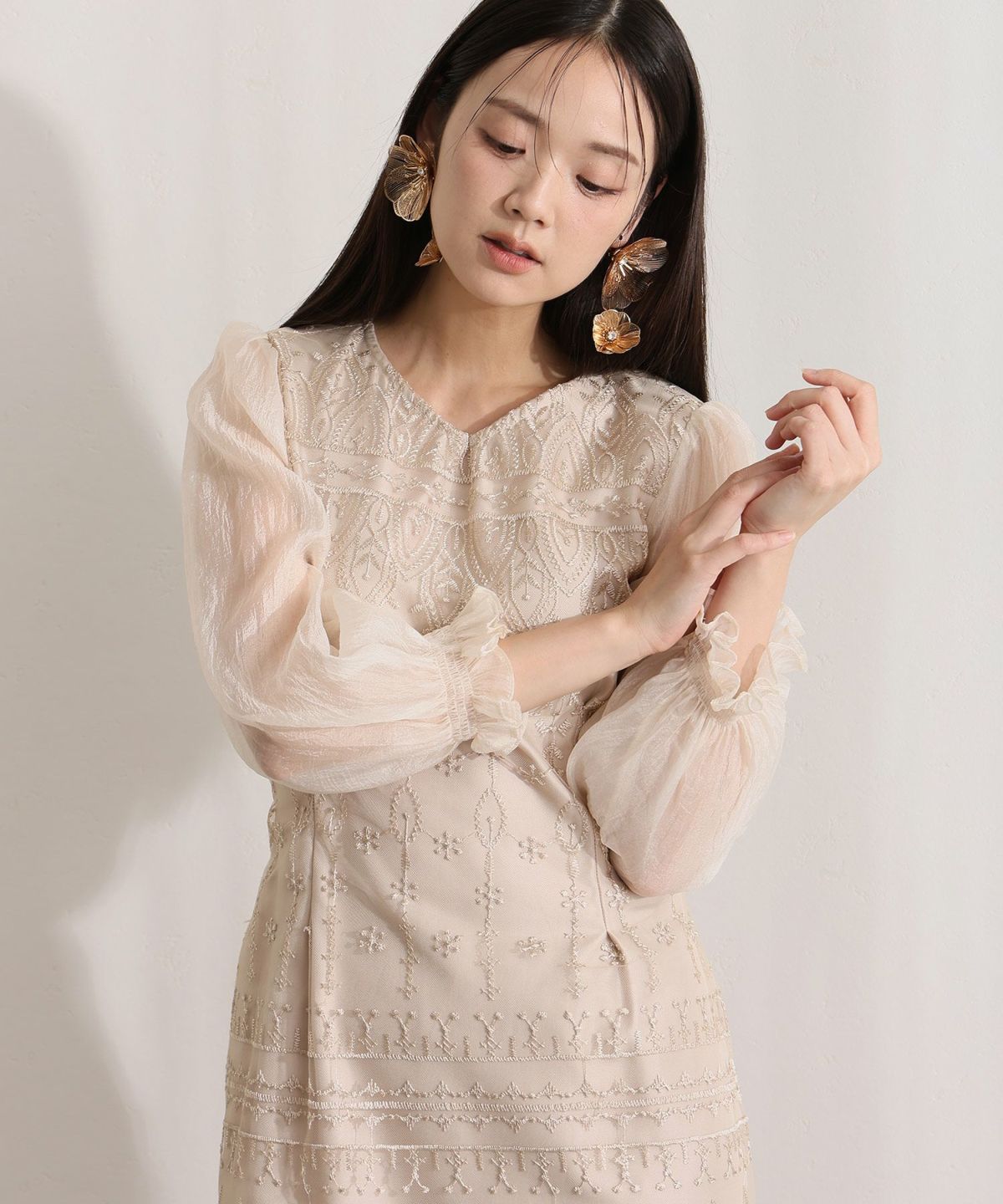 Vネック刺繍レースドレス | PourVous（プールヴー）パーティー