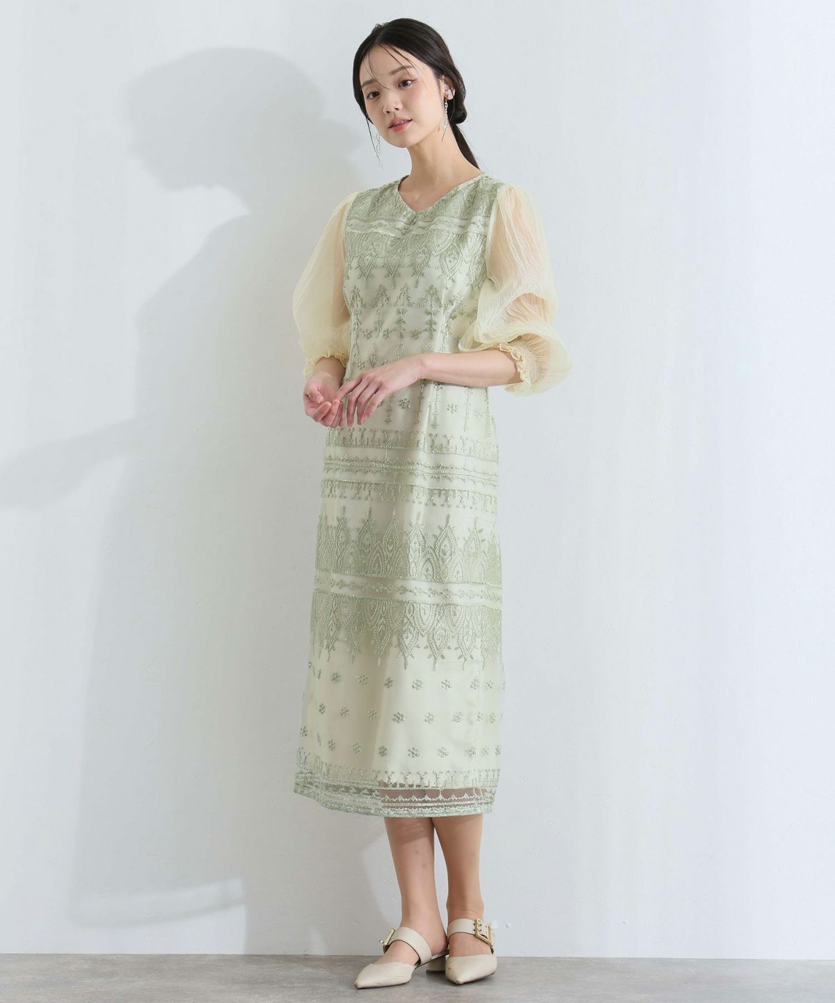 Vネック刺繍レースドレス | PourVous（プールヴー）パーティー