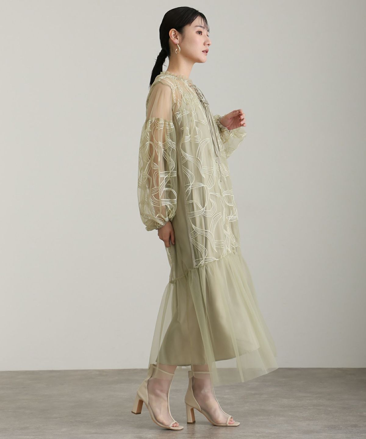 リボンエンブロイダリーレイヤードドレス | PourVous（プールヴー