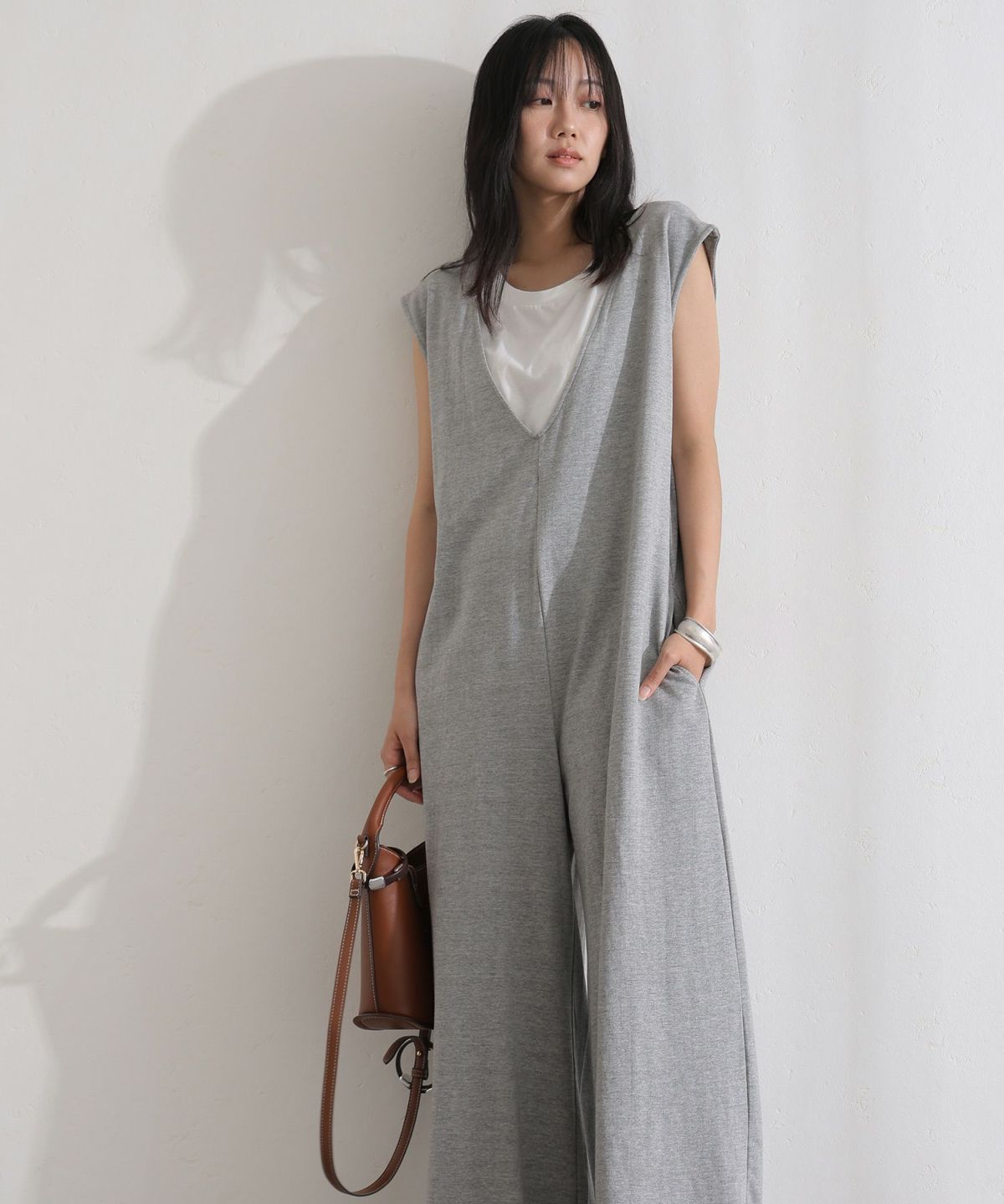 ミニ裏毛ディープVネックコットンジャンプスーツ