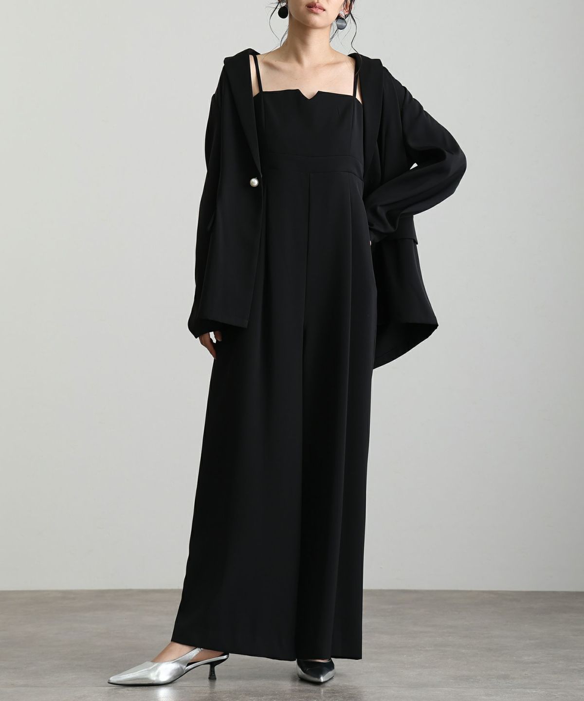 ジャケットアンドオールインワンセットアップドレス