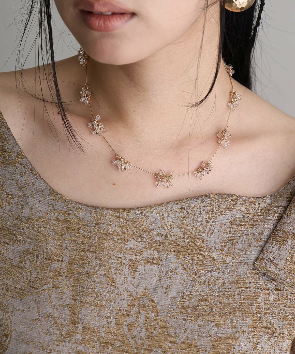 クリアビーズバブルネックレス